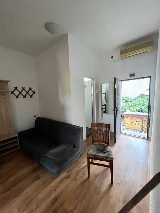 Дава се под наем Двустаен апартамент в Бургас, Център - 64 кв.м за 306 € - Снимка #3