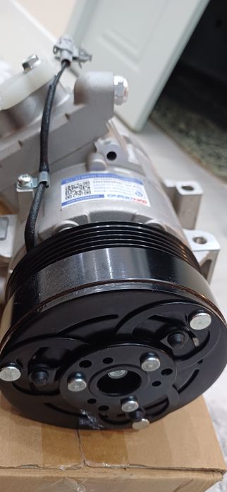 Компрессор кондиора Сузуки Грант Витара мотор J20A