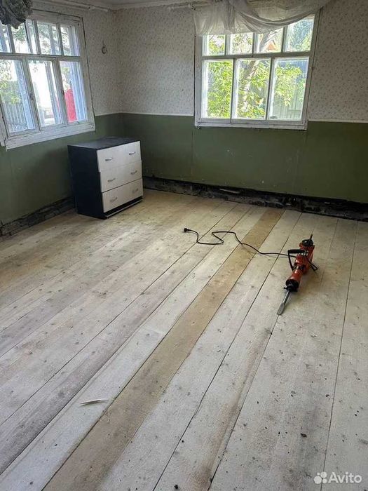 Установка плинтусов настил паркета ламината деревянных полов шлифовка