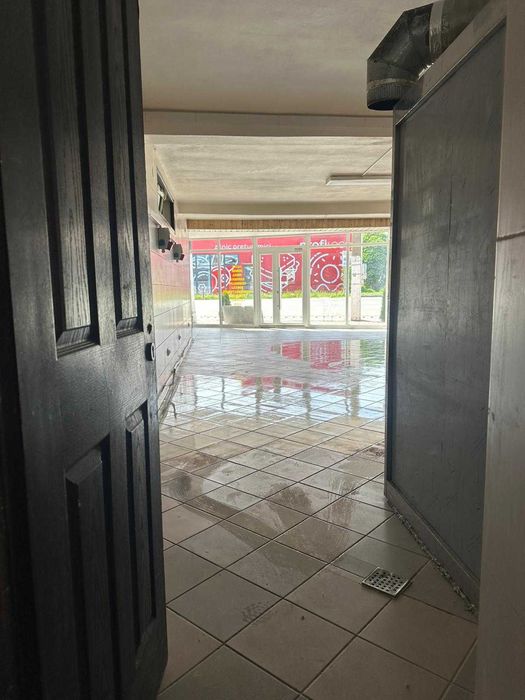 inchiriez spatiu comercial Podari peste strada profi