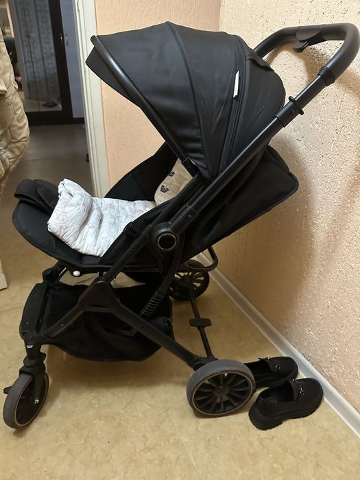 Продам коляску ,есть зимный чехол