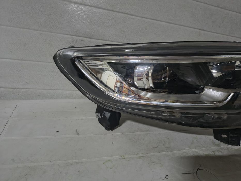 Far dreapta Renault kadjar cod 260104607R