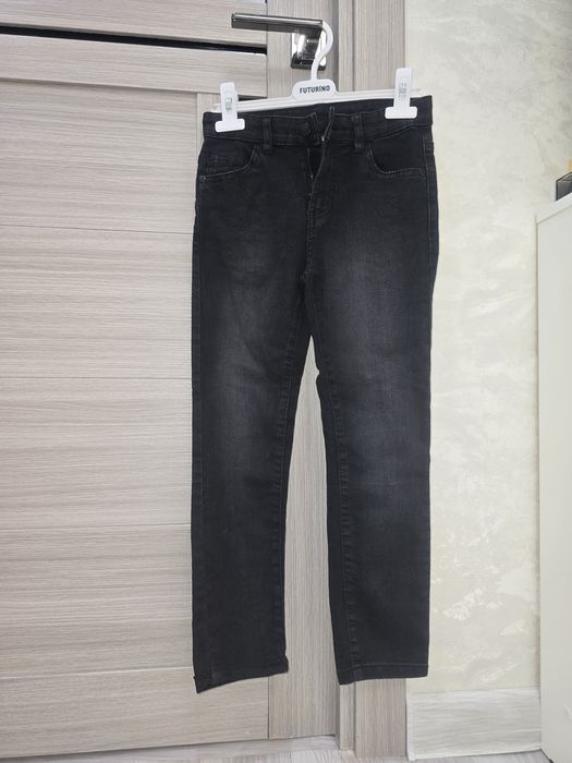 Джинсы ,слаксы на 6-7-8лет