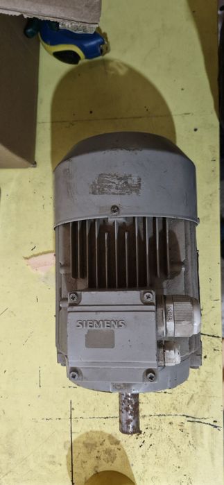 Продам 3 х фазный двигатель