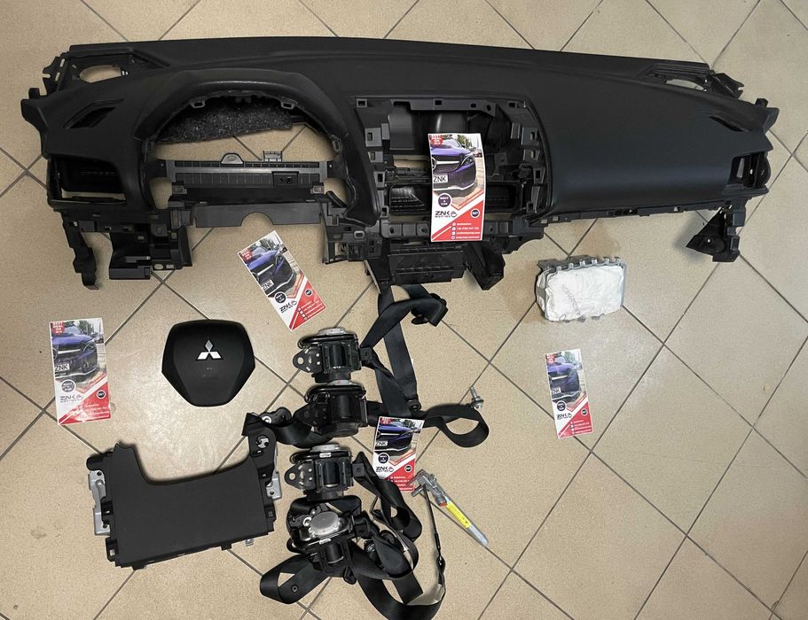 Mitsubishi Eclipse Cross - plansa de bord - kit airbag - set centuri