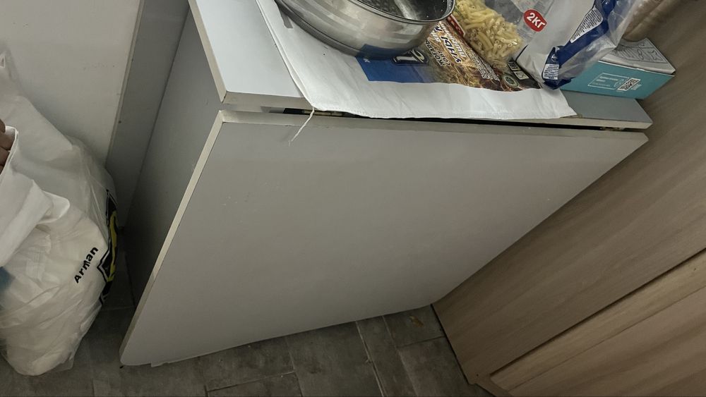 Стол серый кухонный