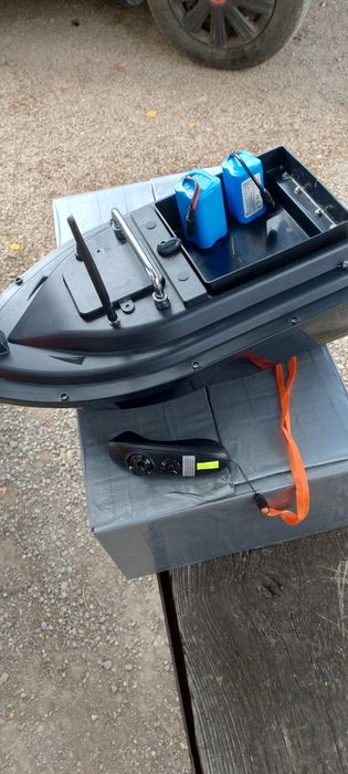 Лодка за захранка