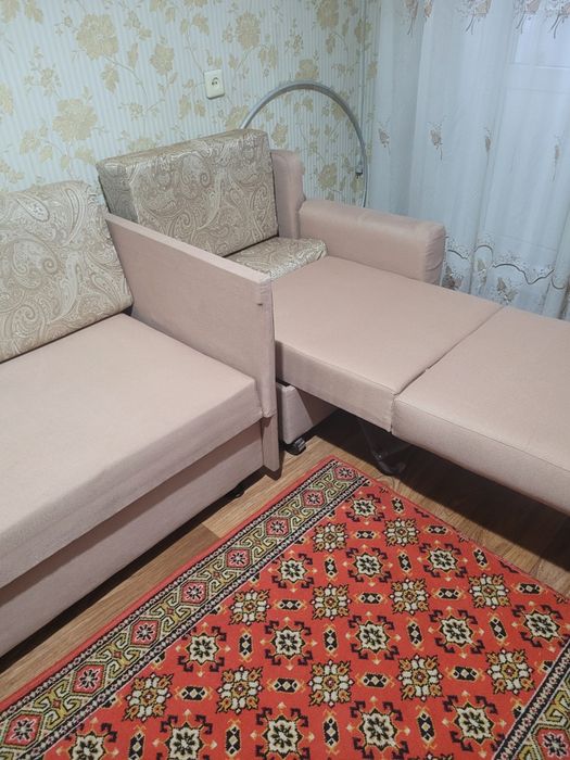 Продам диван  и кресло в гостиную