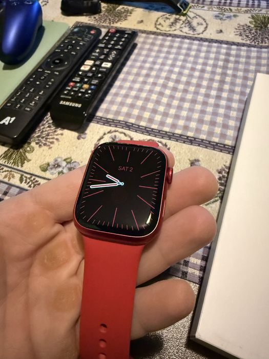 Продавам Apple watch s9 45mm product red