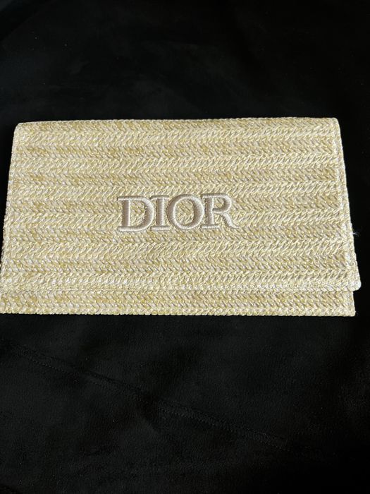 Налични чанти Dior с кутии