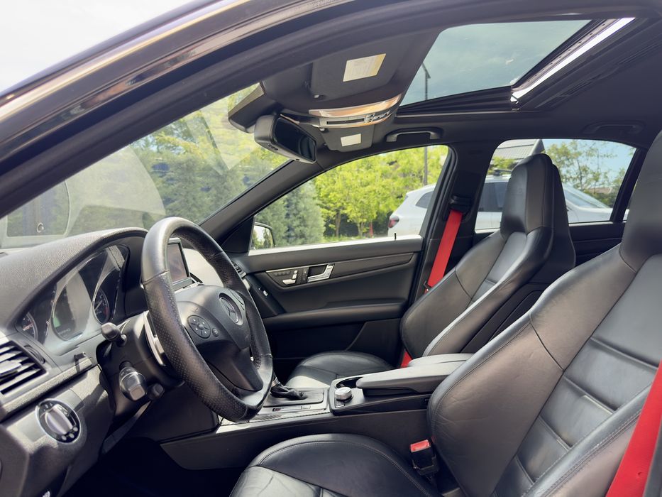 Pret 25.000 E Mercedes-Benz C63AMG 2010 476 CP EXTRA FULL Variante