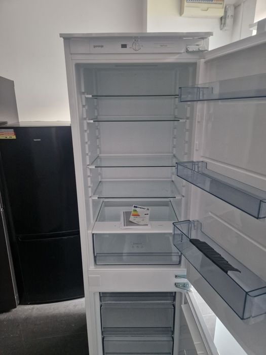 Хладилник за вграждане Gorenje A++ No frost