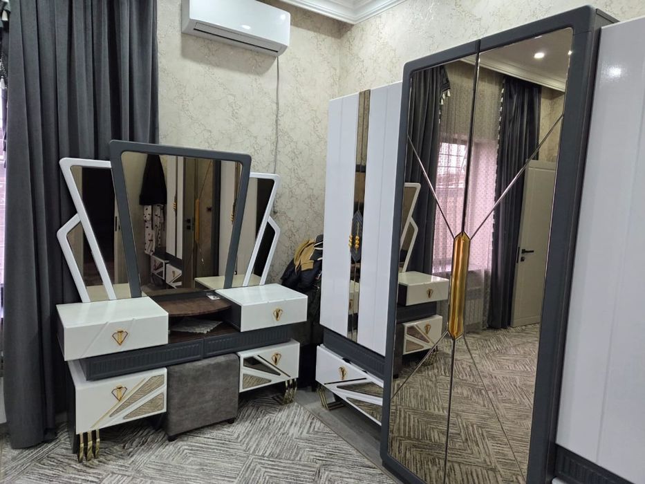 Продается набор и отдельно спальня