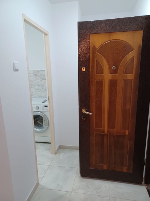 Vand apartament cu 2 camere