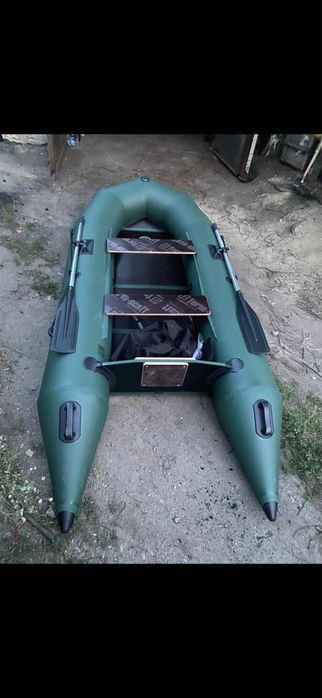 Продам лодку с мотором