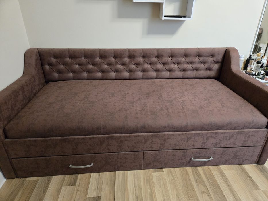 диван/легло тапицирано