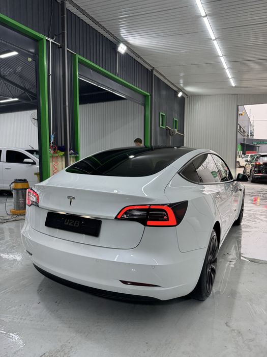 Tesla Model 3 Тесла Модел 3.