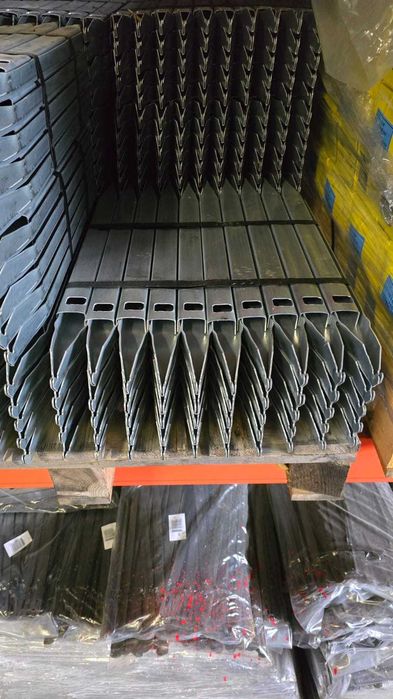 Montanti elicoidali si profil U si Popi metalici de inchiriat!