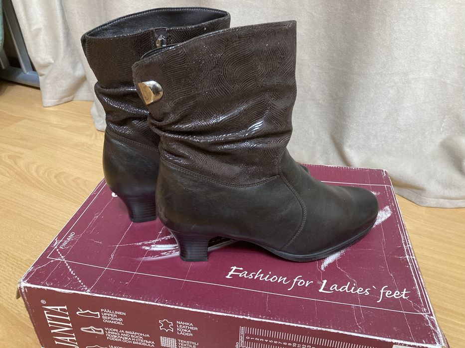 Продам зимние кожаные сапожки Janita 37 размер