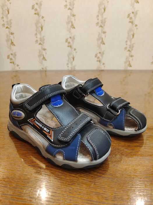 продам сандали на мальчика