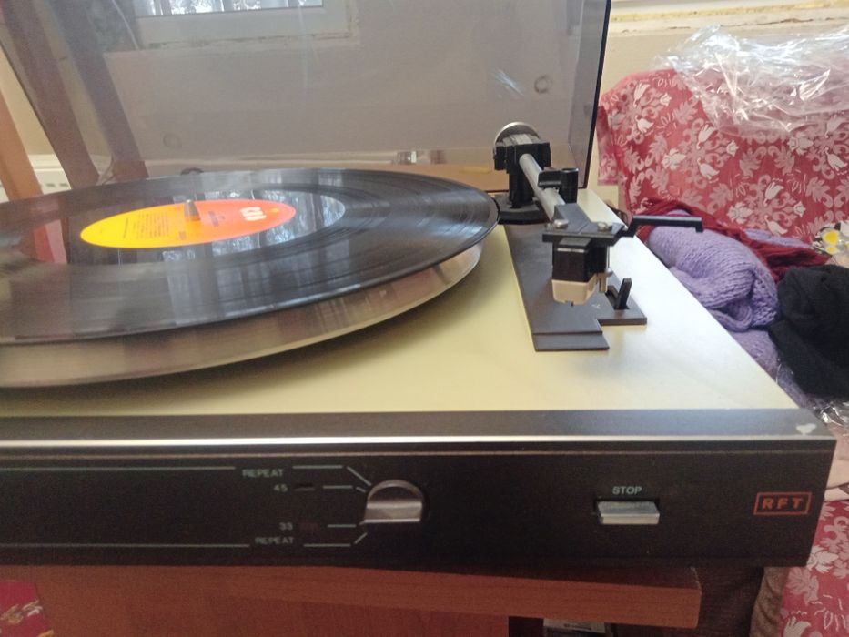 Pikup RFT automatic cu doza electromagnetică  model SP3930 HI FI Stere