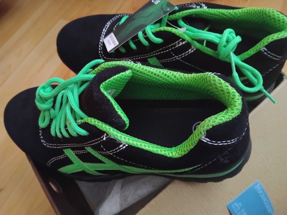 Нови работни обувки