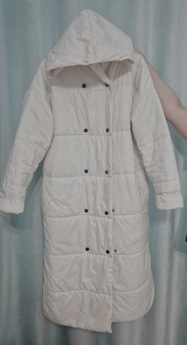 Продам куртки размер 44-46 и шапки