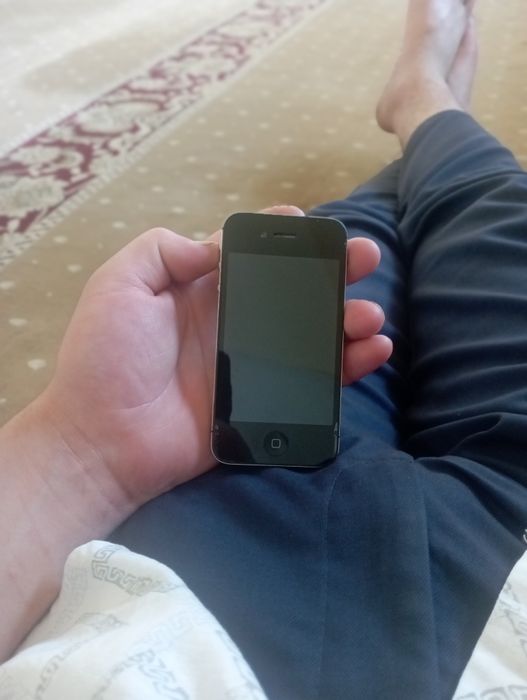 Iphone 4 s 16gb tel radnoy  1 ta batrey almashgan