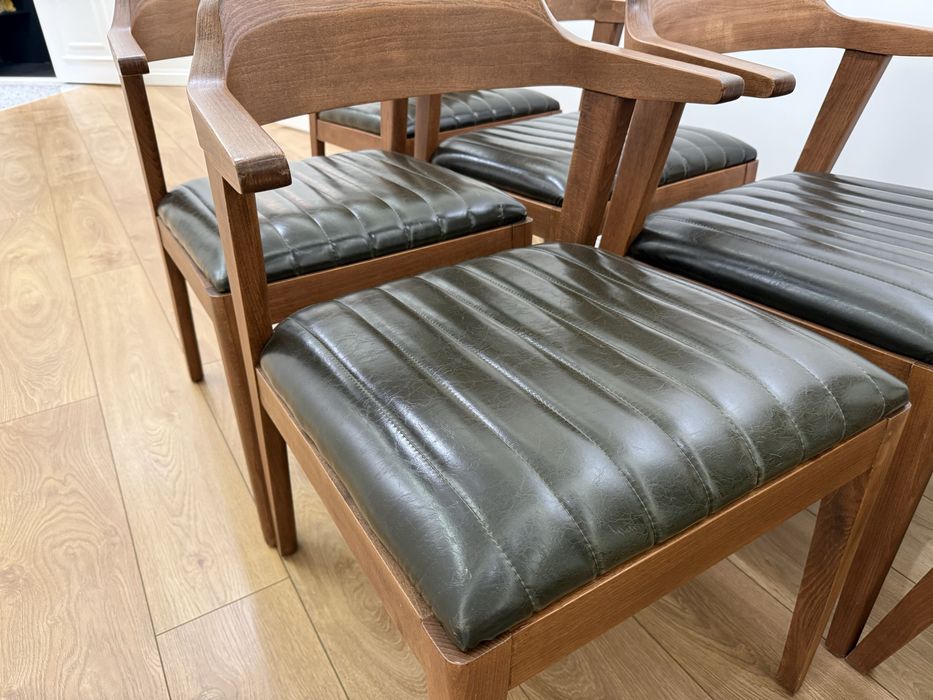 Oshxona stullari tezda sotiladi — Срочно продам кухонные стулья