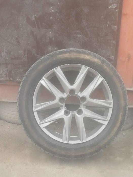Диск с шинами продаю
