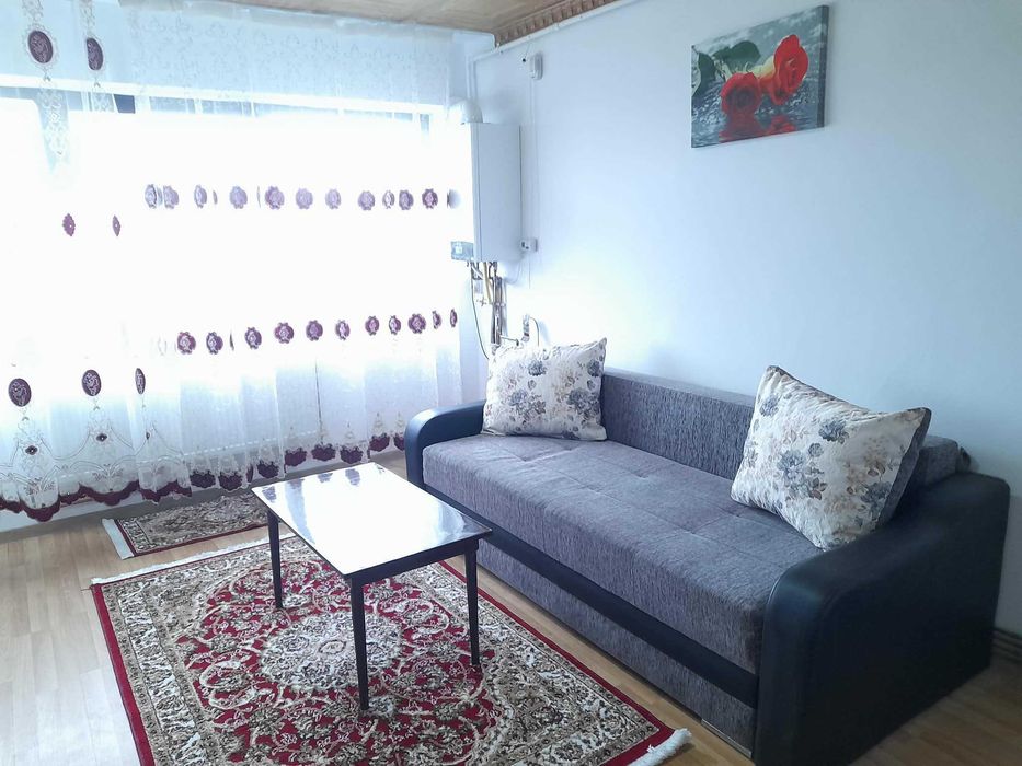 Închiriez garsonieră