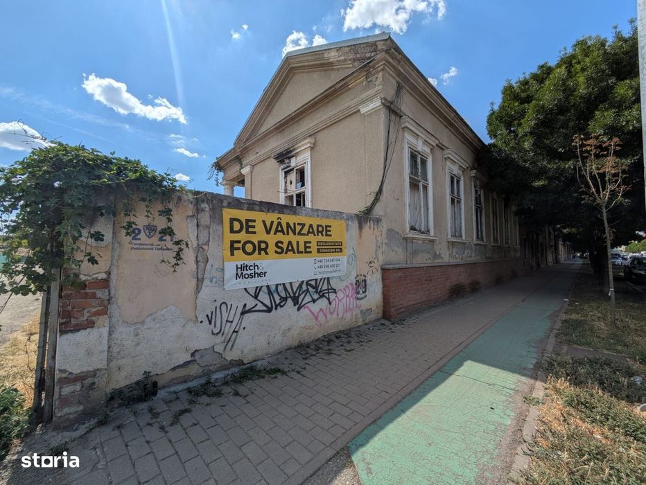 De vânzare teren 1.714 mp cu clădire monument istoric
