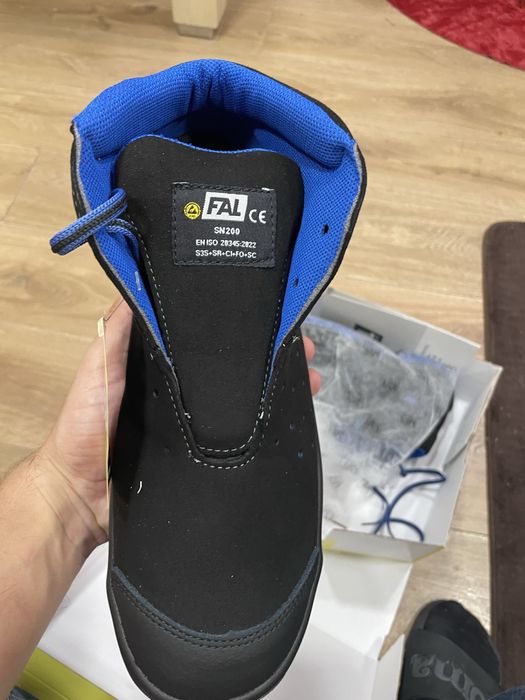 Работни обувки/safety shoes