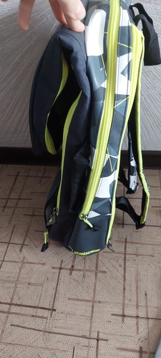 Продам теннисную сумку Babolat