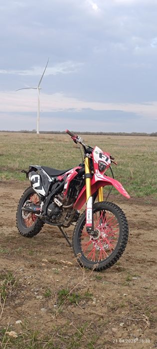 Продам  мотоцикл ULAR F7