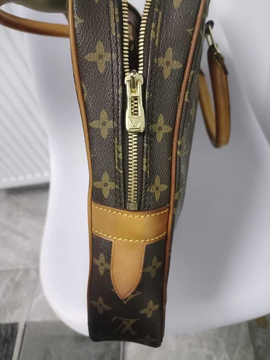Geanta  Louis Vuitton Sirius piele