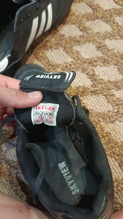 Продам бутсы футбольные умбра