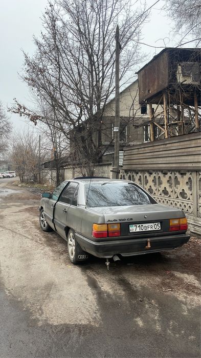 Ауди 100 1.8 обём