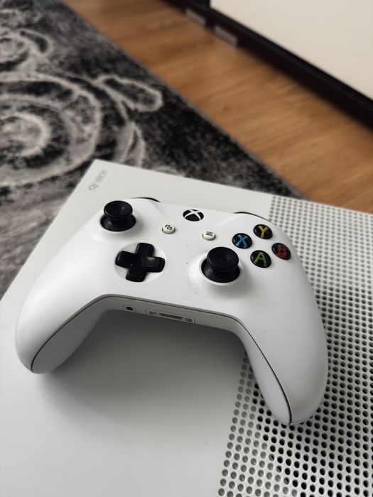 XBOX ONE S 500GB SSD 2 CONTROLLERE