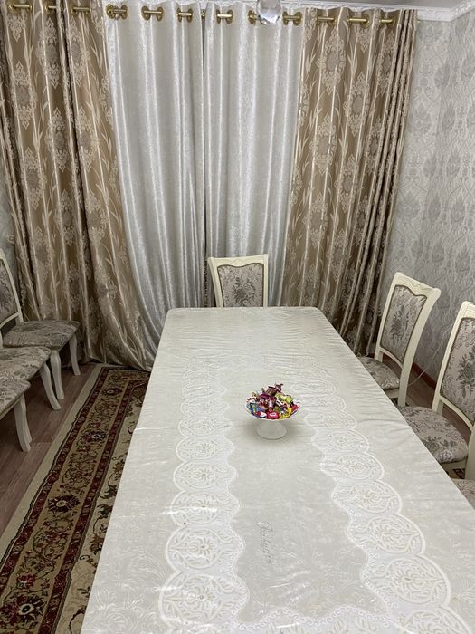 Продается стол со стульями