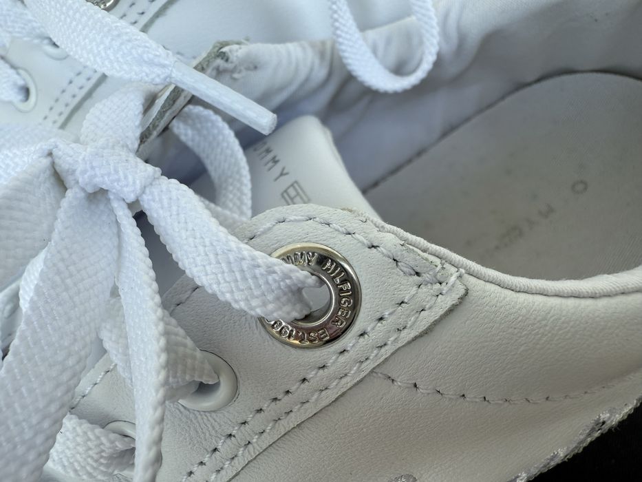 Дамски кецове Tommy Hilfiger