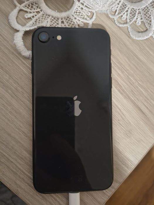 Vând  iPhone  SE
