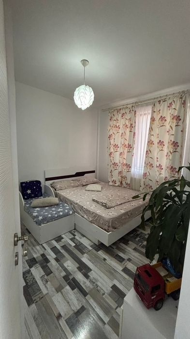 Apartament 2 camere cu curte breazu rezidential 
Loc de parcare , grădină ! Se vinde mobilat și utilat ca