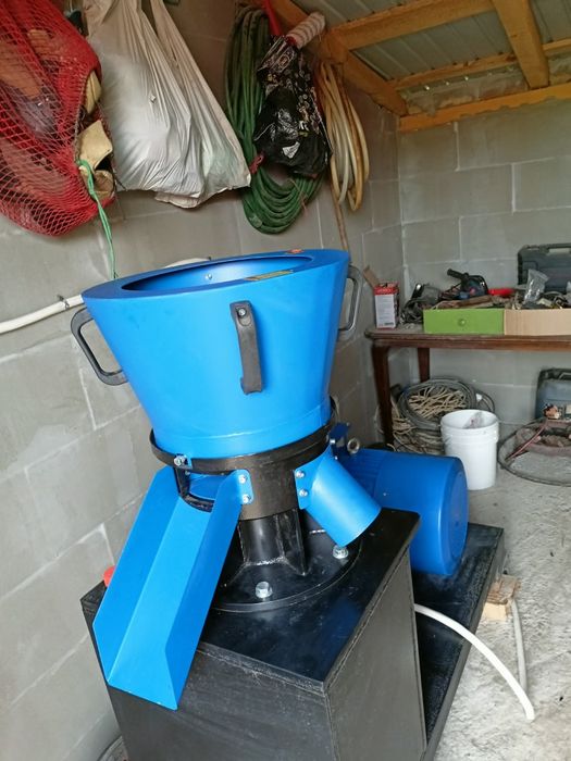 Presă de peleți Ucraina grand 300 TMC,presa este nouă nu a fost pusă în funcțiune (pret negociabil).