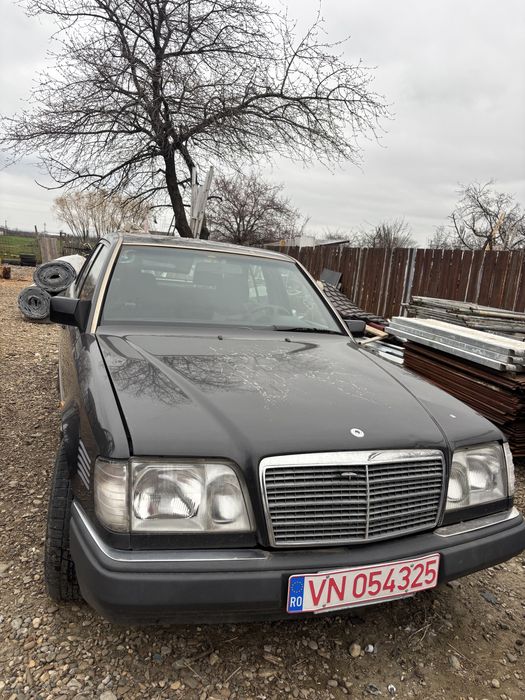 Vând Mercedes E240