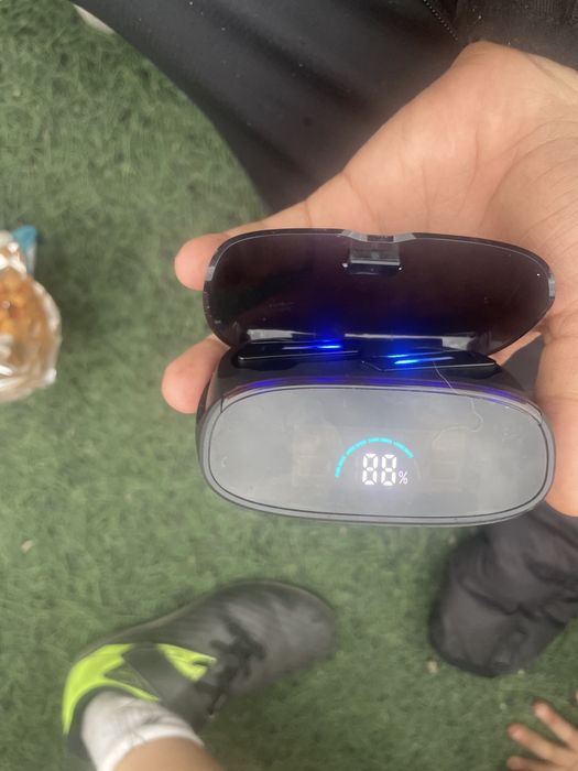 Продаю наушник оригинал