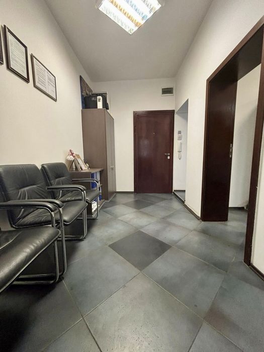 Дава се под наем Тристаен апартамент в Варна, Гръцка махала - 110 кв.м за 800 € - Снимка #5