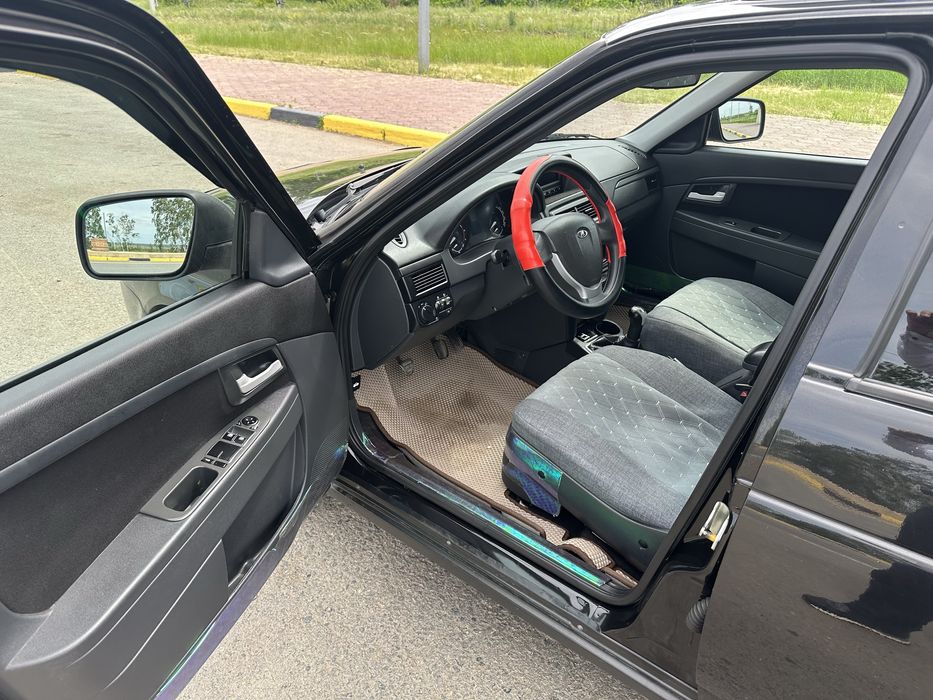 Приора продам идеал сост