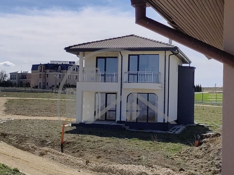 Двуетажна къща в Кичево!