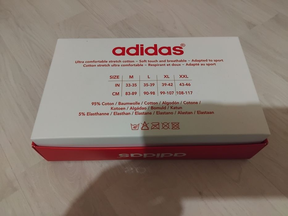 Boxeri băieți Nike și Adidas.